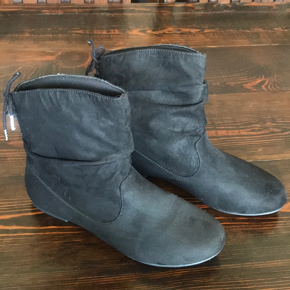 TIME and TRU women’s black ankle booties size 9